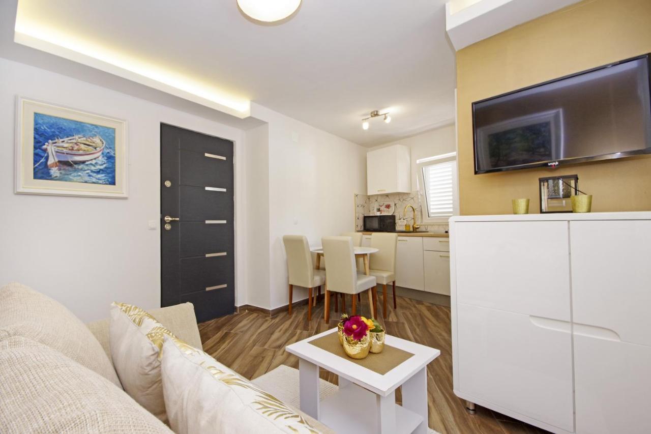 Apartments By The Sea Baska Voda, Makarska - 17570 Ngoại thất bức ảnh