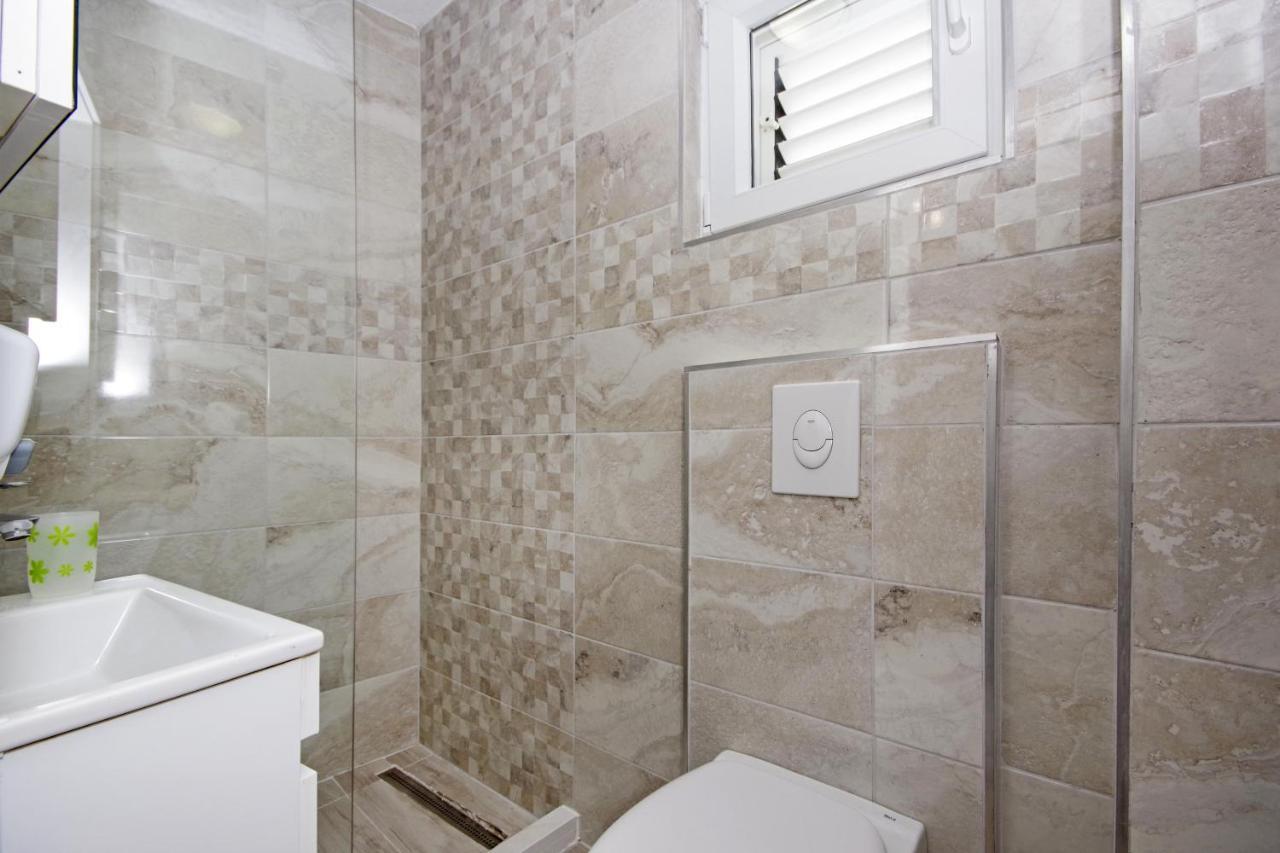 Apartments By The Sea Baska Voda, Makarska - 17570 Ngoại thất bức ảnh