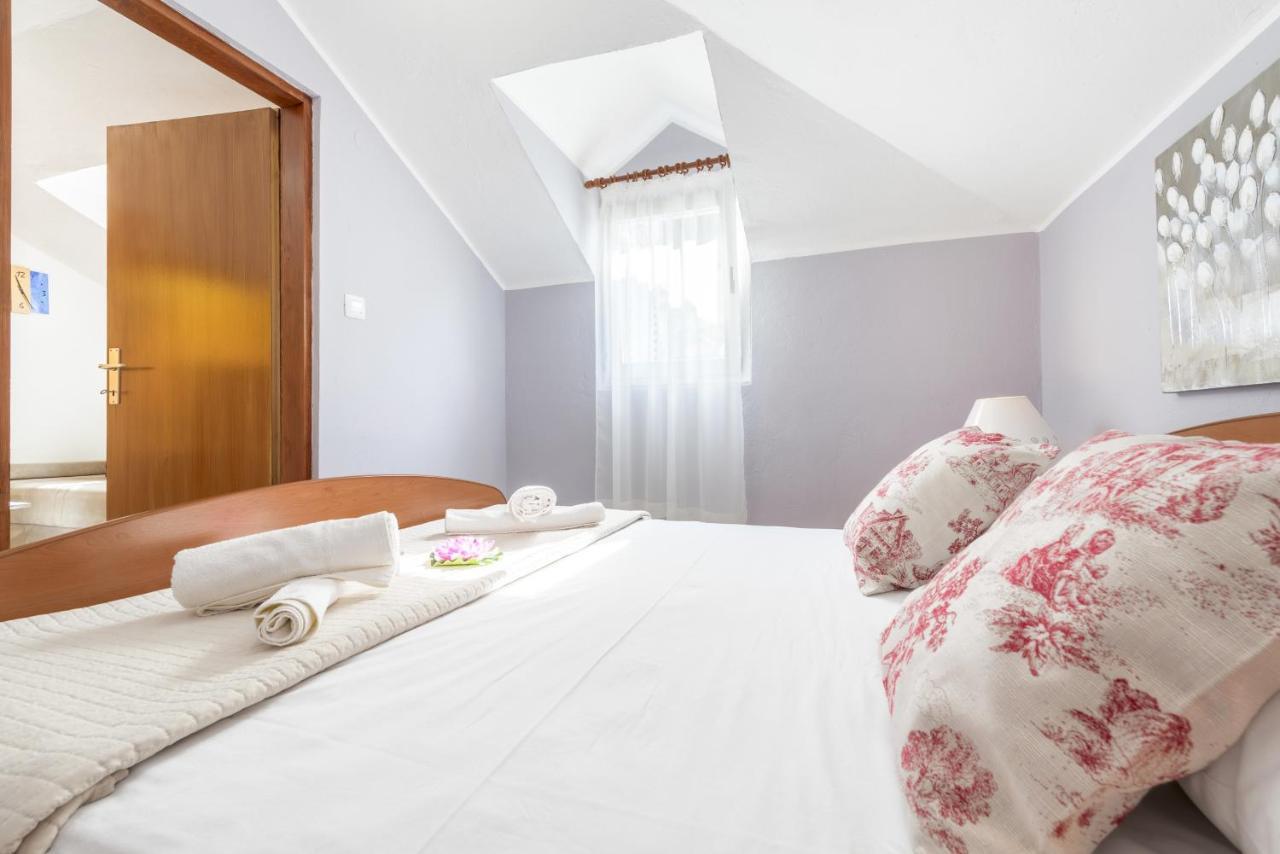 Apartments By The Sea Baska Voda, Makarska - 17570 Ngoại thất bức ảnh
